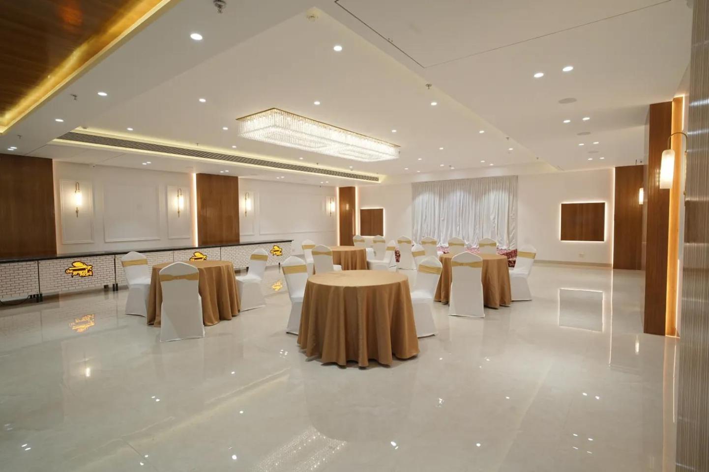 Hotel The Grand Murli Surat Ngoại thất bức ảnh