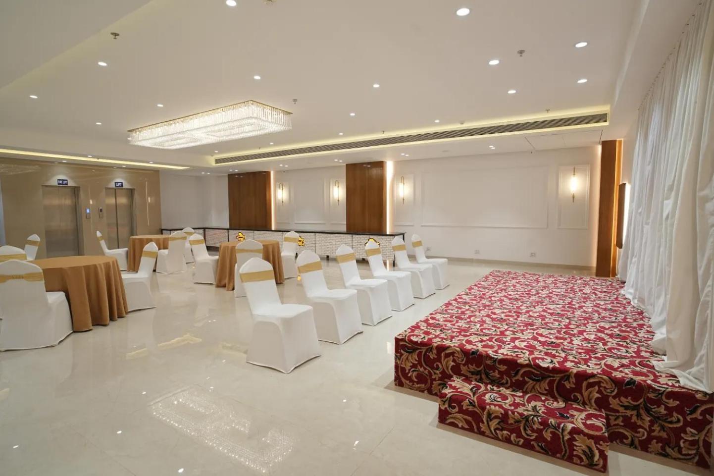 Hotel The Grand Murli Surat Ngoại thất bức ảnh